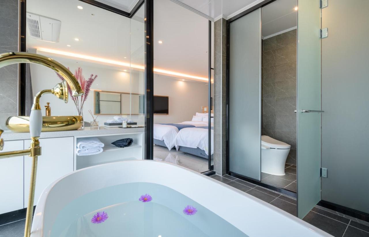 Hotel Mer Bleue Чеджудо Экстерьер фото